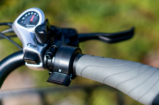 Thumb throttle
